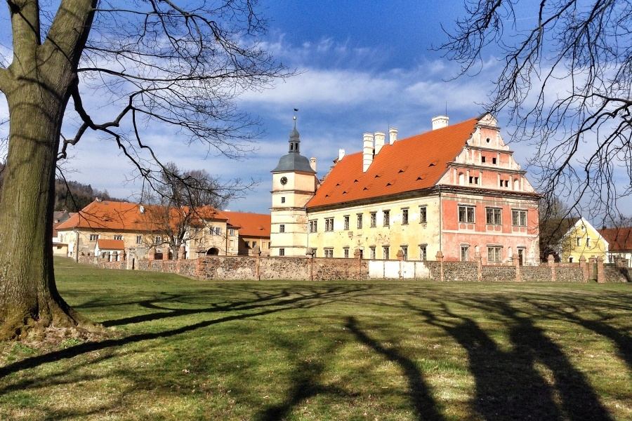 Zámek Červené Poříčí